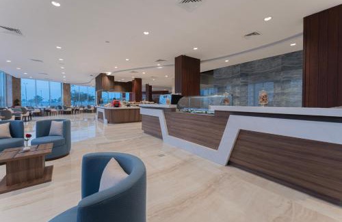 Yanbu Al Sinaiyah Hotel | Relax at Corp Yanbu Hotel with Oceanfront Spa & Pool