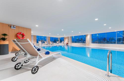 Yanbu Al Sinaiyah Hotel | Relax at Corp Yanbu Hotel with Oceanfront Spa & Pool