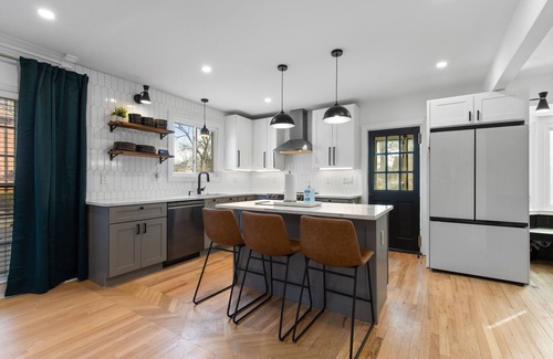 Detroit House | Ideal Corporate Housing for Relocation - Pet Friendly & More!