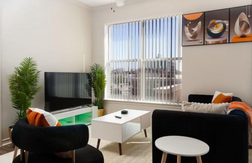 Dallas Apartment | Stylish Corporate Housing by MGM with Pool Access