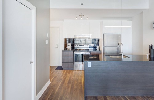 Brossard Apartment | Corporate Stays | Lumeo | Modern & spacious 1BR