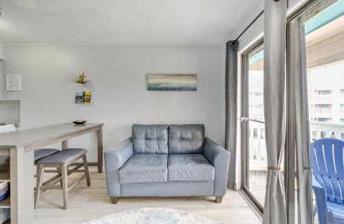 North Beach Apartment | Relaxing Corpus Christi Condo with Pool Near North Beach