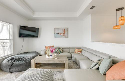 Corpus Christi Apartment | Corpus Christi Condo with Community Pool, Near Beach