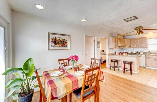 South Side House | Family-Friendly Corpus Christi Extended Stay Near the Beach