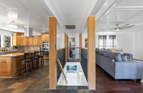 Bay Area House | Oceanfront Retreat in Corpus Christi with Spa & Hot Tub