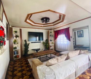 Baguio House | Family-Friendly Corpuz Homestay with Kitchen Access