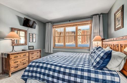 Warrior's Mark Apartment | Relax at Corral 101E - Family-Friendly with Hot Tub Access