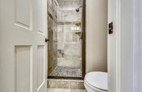 Warrior's Mark Apartment | Cozy Corral 306E Condo with Hot Tub & Breakfast Included