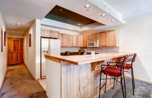 Warrior's Mark Condo | Cozy Corral at Breckenridge #103E: Private Hot Tub Retreat
