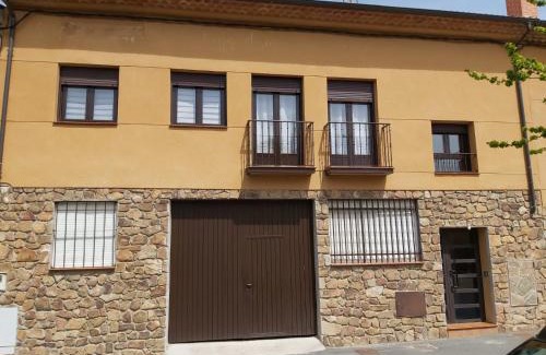 San Cristobal de Segovia Apartment | Relax at Corral del Duque II with Spa Access & High Ratings