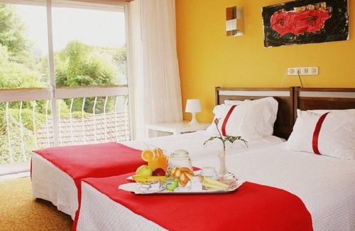 Caldelas Hotel | Relaxing Corredoura Garden Alojamento with Pool & Spa