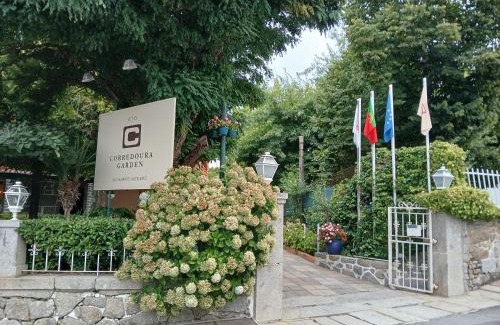 Caldelas House | Discover Corredoura Garden: Family-Friendly with Hot Tub