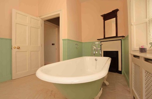 Galway City Centre Bed & Breakfast | Delightful Corrib House Guest Accommodation with Breakfast