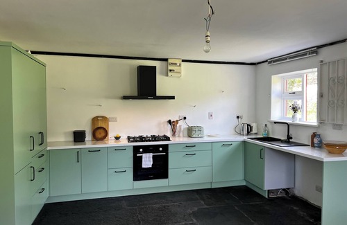 Broadford House | Cozy Corrys House: Family-Friendly Irish Cottage Retreat