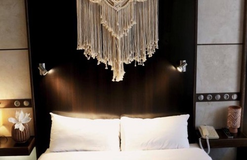 Biguglia Hotel | Welcoming Cors Hotel: Poolside Comfort and Great Reviews