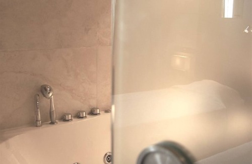 Biguglia Hotel | Welcoming Cors Hotel: Poolside Comfort and Great Reviews