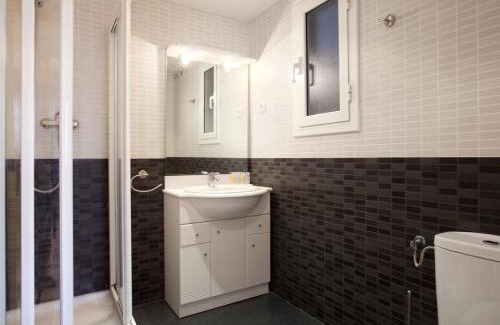 L'Antiga Esquerra de l'Eixample Apartment | Central Barcelona Apartment - Family-Friendly Retreat