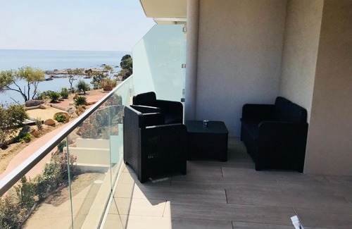 Solenzara Apartment | Oceanfront Corsicacasa: Family-Friendly Stay in Solenzara