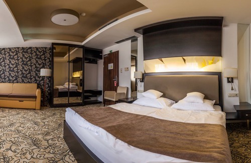 Gyula Hotel | Elegant Ocean View at Corso Boutique Hotel - 4 Star Retreat