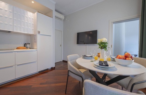 Cerchia dei navigli Apartment | Corso Venezia - Elegant 1 BR apt with shared rooftop terrace in the heart of Milan