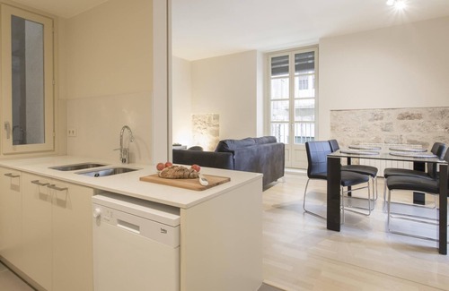 Old Town Apartment | Discover Bravissimo Cort Reial 2A: Renovated & Inclusive Stay