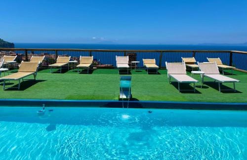 Vico Equense House | Discover Corte Degli Ulivi Resort: Oceanfront Retreat Awaits
