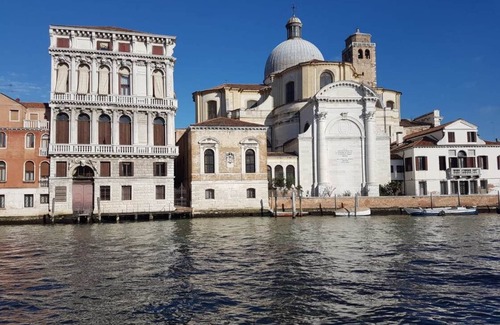 Santa Croce Apartment | Relax at Corte dei Bari: Pet-Friendly, Spa & Family Amenities