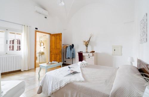 Specchia Apartment | Oceanfront Retreat at Corte dei Mesci with Hot Tub Access