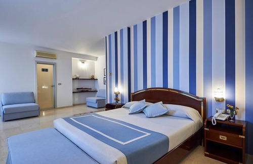 Otranto Hotel | Beautiful Corte di Nettuno - A 4-Star Ocean View Escape