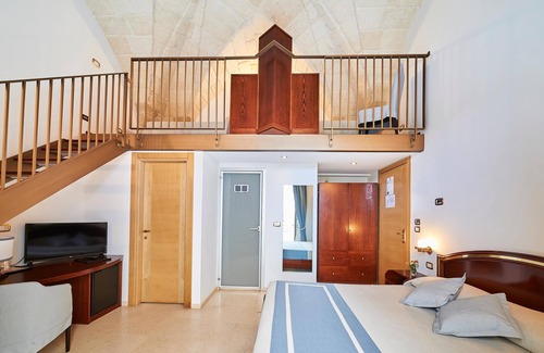 Otranto Hotel | Beautiful Corte di Nettuno - A 4-Star Ocean View Escape