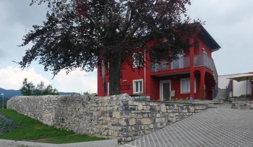 Alta Valle Intelvi Hotel | Discover Corte di Pellio: Pet-Friendly Family Getaway