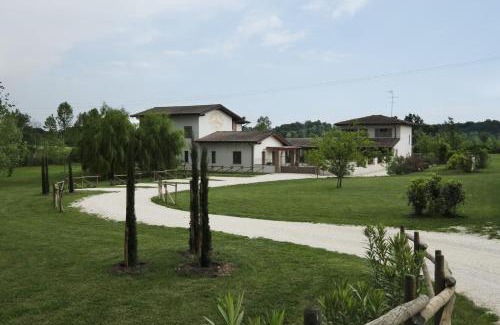 Monzambano House | Discover Comfort at Corte di Tosina - 9/10 Guest Rated