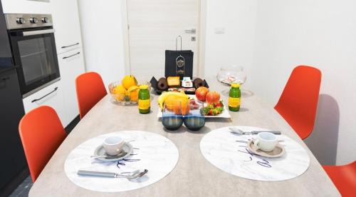 Nuoro Apartment | Relax at Corte ‘e susu: 4-Star Retreat with Hot Tub