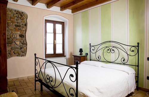 Castellaro Lagusello House | Pet-Friendly Retreat at Corte Fattori - Rated 9/10 by Guests