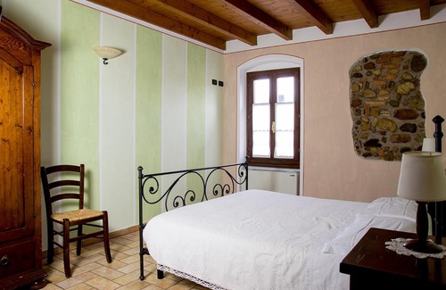 Castellaro Lagusello House | Pet-Friendly Retreat at Corte Fattori - Rated 9/10 by Guests