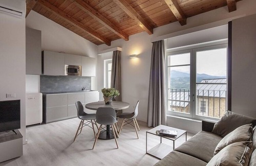 Montalcino Apartment | Discover Corte Francigena: Pet-Friendly Getaway Awaits