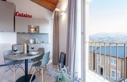 Montalcino Apartment | Discover Corte Francigena: Pet-Friendly Getaway Awaits