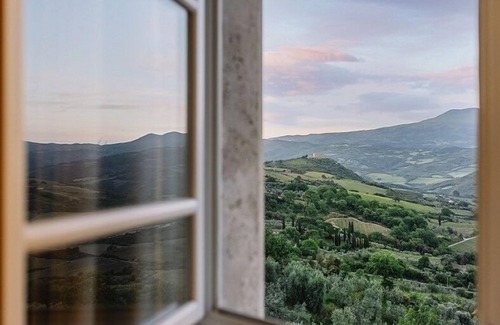 Montalcino Apartment | Discover Corte Francigena: Pet-Friendly Getaway Awaits