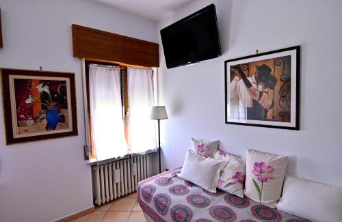 Sud Apartment | Pet-Friendly Retreat at Corte Graziella with Hot Tub & Breakfast