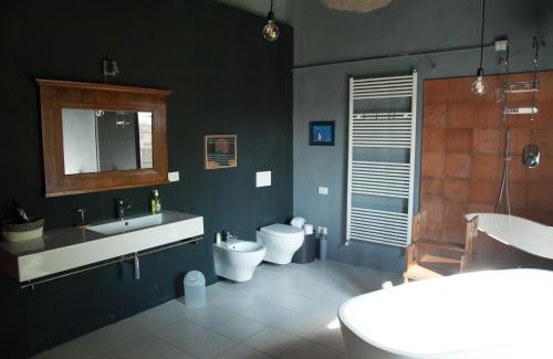 Porto Mantovano Bed & Breakfast | Exceptional Corte Mantovanella: Pet-Friendly Family Retreat