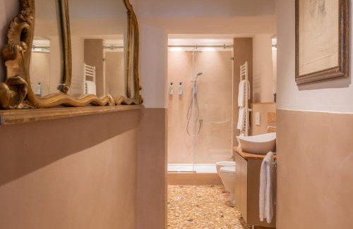 Verona City Centre Hotel | Elegant Stay at Corte Realdi - Palazzo Camozzini, Rated 9/10