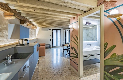 Castello Apartment | Canal View Retreat: Corte Rubbi 5514 with Family Amenities
