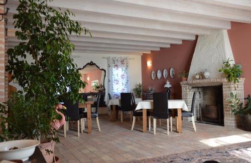 Comacchio House | Discover Corte Spina: Pet-Friendly Getaway with Breakfast