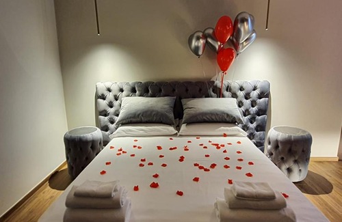 Bitonto Bed & Breakfast | Experience Corte Trento: Exclusive Rooms with Hot Tub