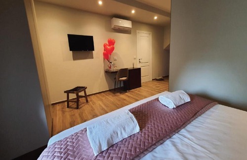 Bitonto Bed & Breakfast | Experience Corte Trento: Exclusive Rooms with Hot Tub
