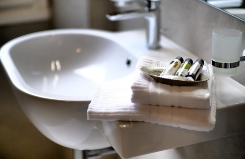 Desenzano del Garda City Centre Bed & Breakfast | Guest Rated 10/10 at Pet-Friendly Corte Trento Hotel