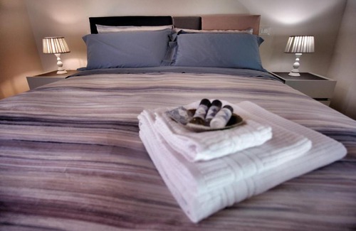 Desenzano del Garda City Centre Bed & Breakfast | Guest Rated 10/10 at Pet-Friendly Corte Trento Hotel