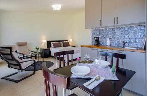Lagos Apartment | Discover Corte Velada Guest House - Pet-Friendly Retreat