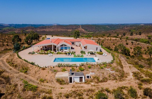 Lagos Apartment | Relax at Corte Velada Guest House - Room 4 by LovelyStay