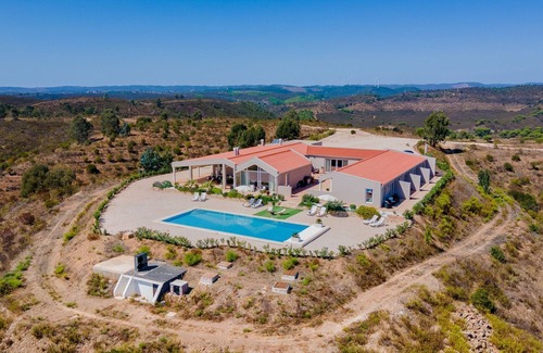 Lagos Apartment | Pet-Friendly Corte Velada Guest House with Private Pool